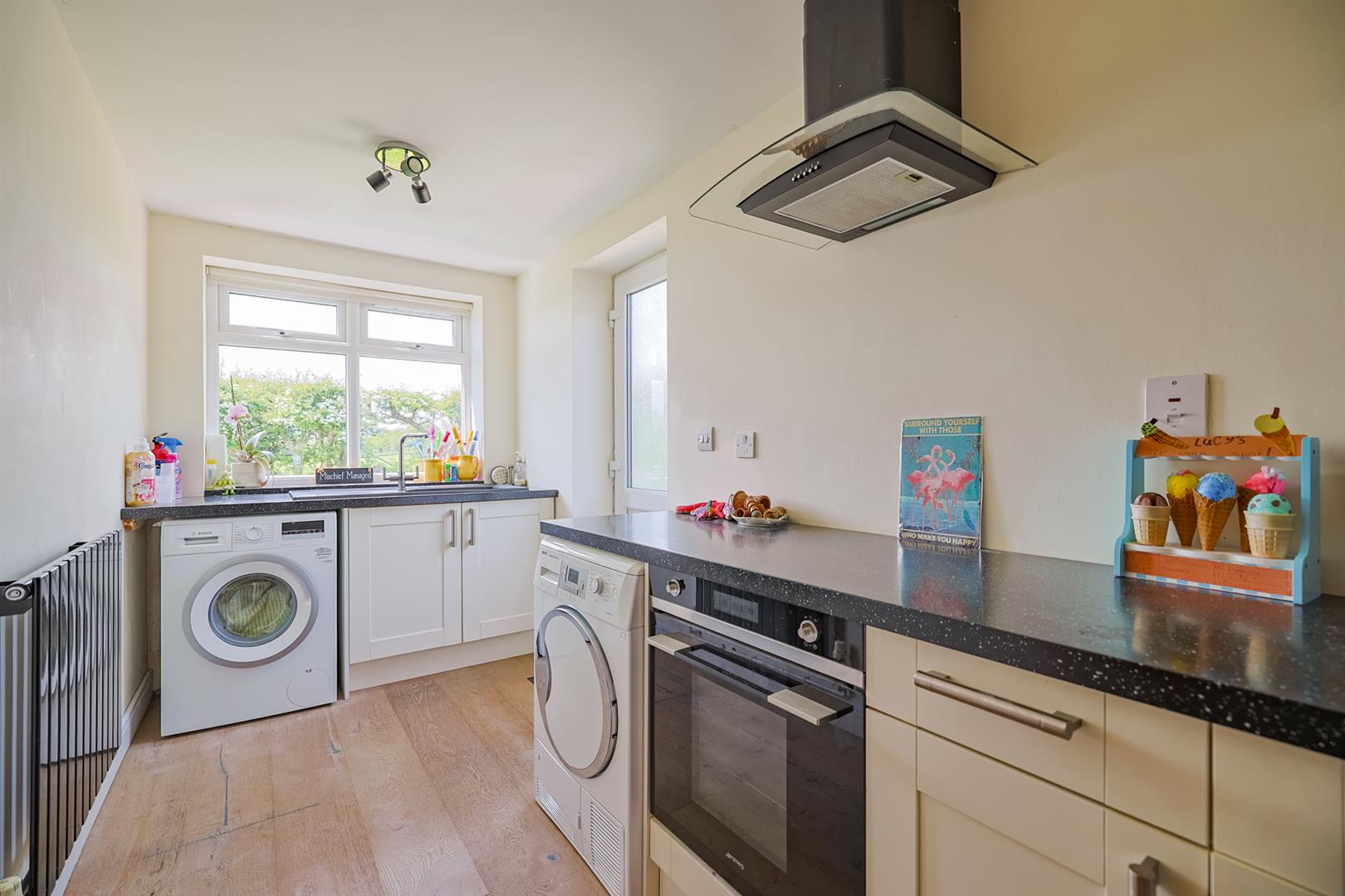 Misty Hills Close, Three Crosses, Swansea, SA4 3JF